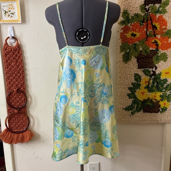 Stunning Y2K Slip Dress - Picture 3 of 4